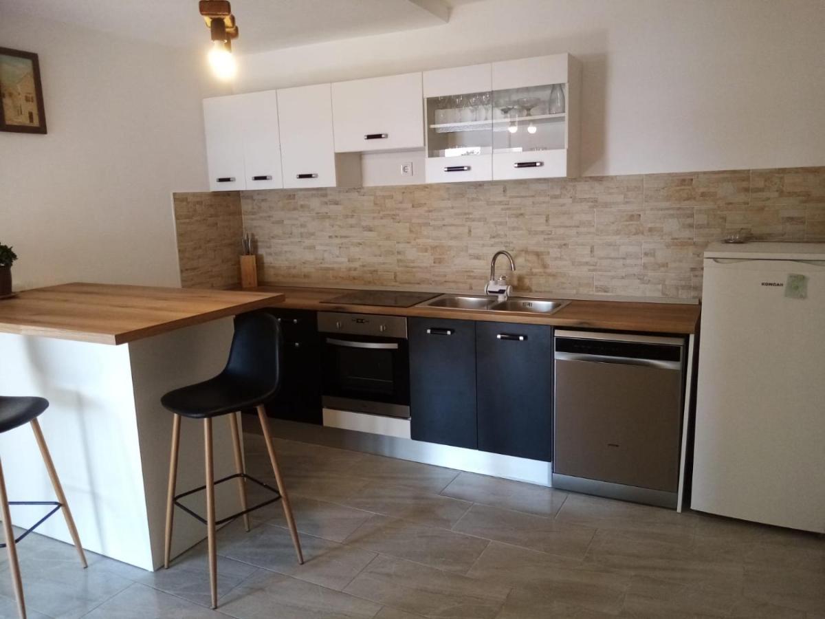 Apartman Laus Zavalatica Eksteriør billede